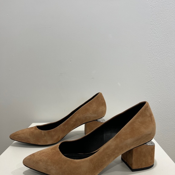 Alexander Wang ‘Simona’ Mid-Heel Cut-Out pumps - Picture 1 of 9